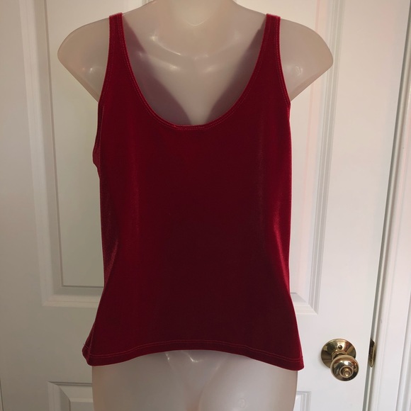 🌹Beautiful red tank top🌹. - Picture 4 of 7